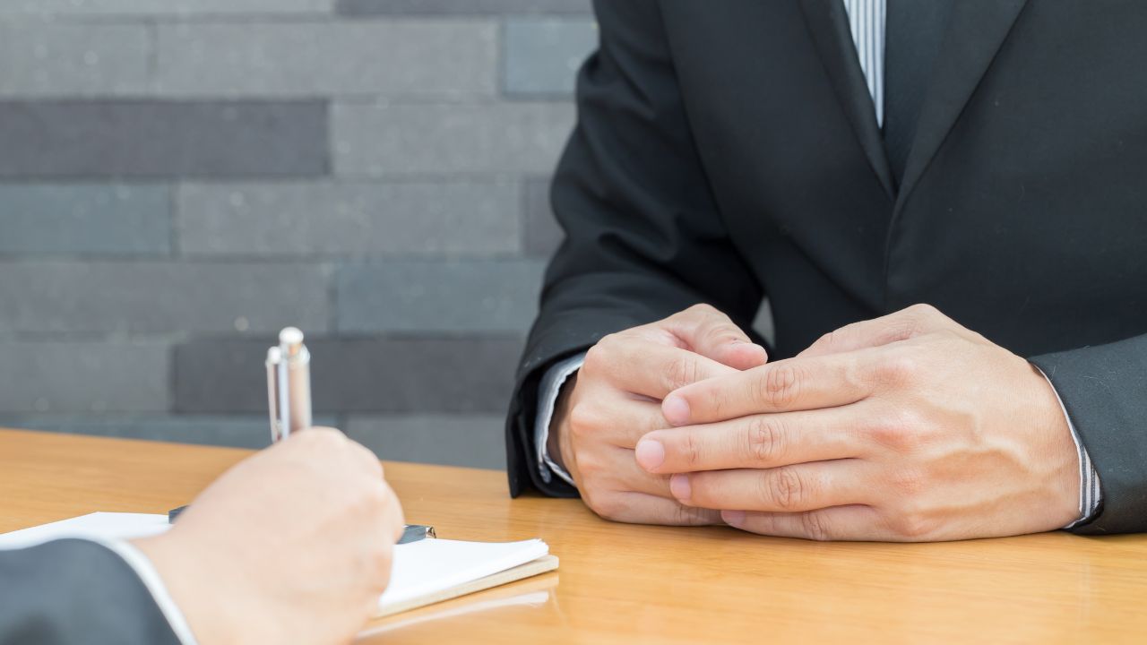 派遣を辞めるときの流れは？タイミングや退職理由の伝え方などを解説