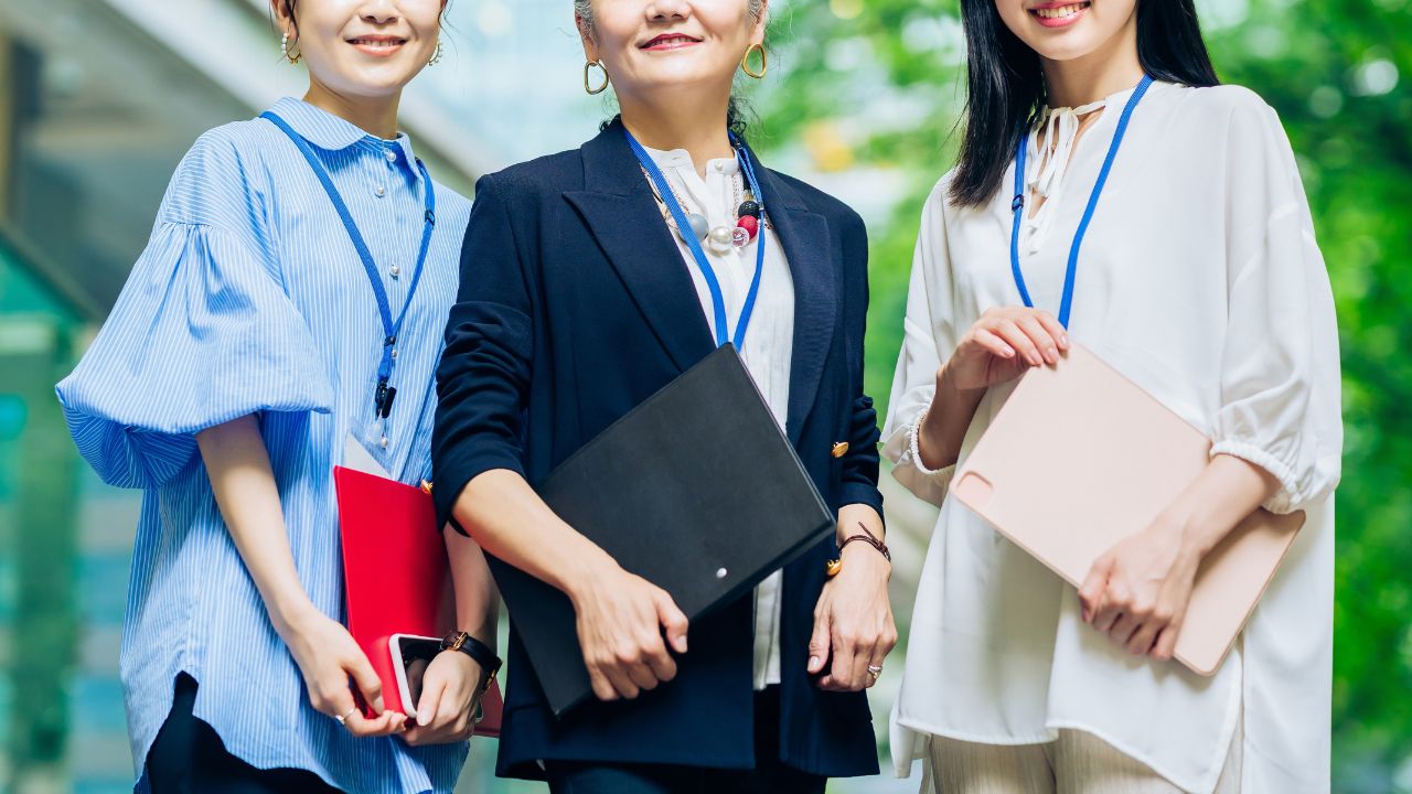 派遣社員は副業できる？メリット・注意点や税金の仕組みを解説